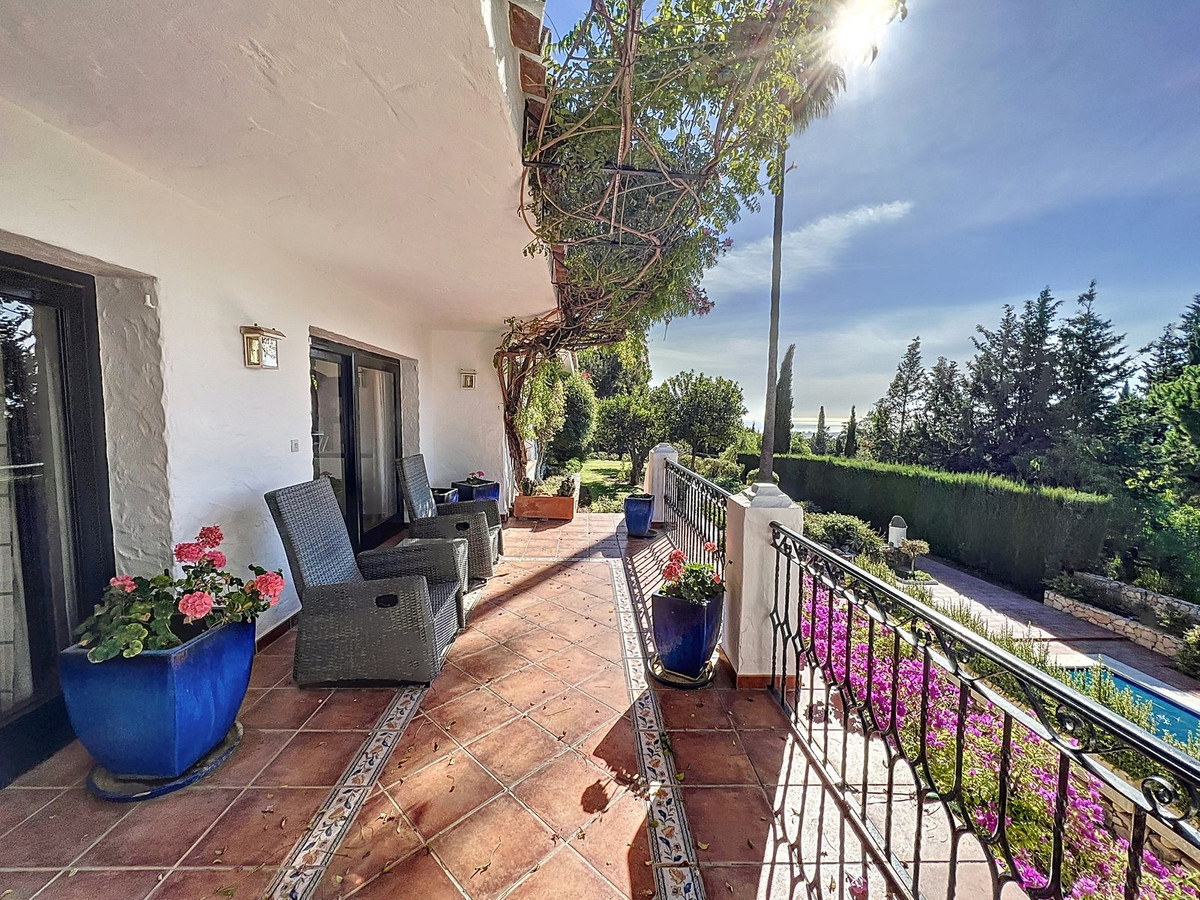 Villa for sale in Mijas