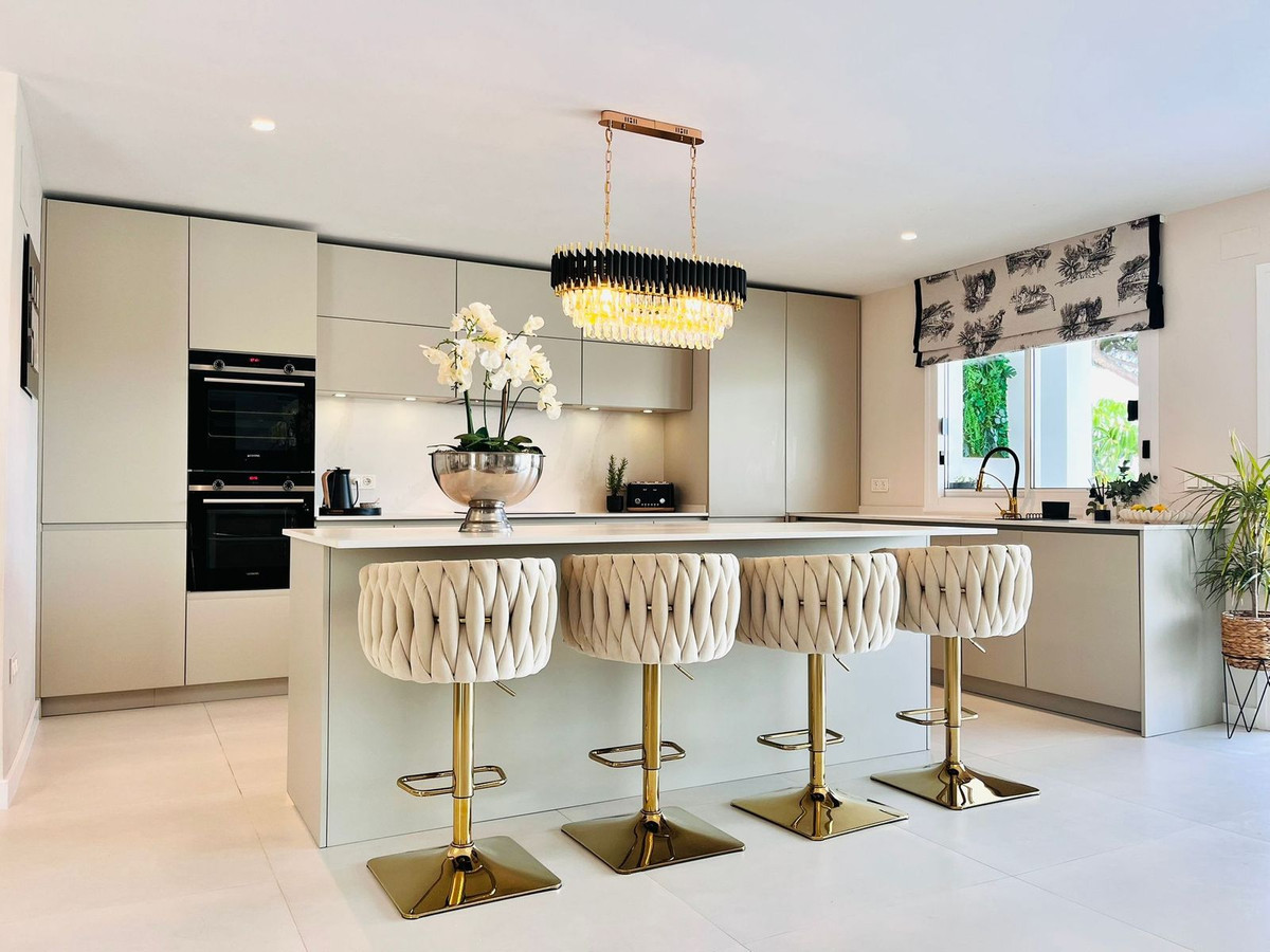 Villa for sale in Mijas