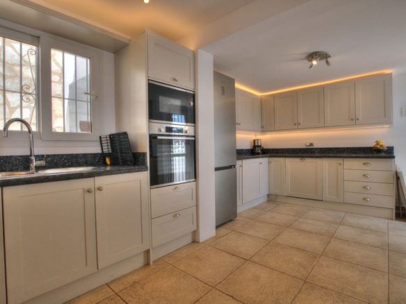 Villa for sale in Mijas