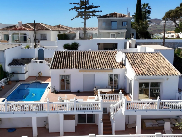 Villa for sale in Mijas