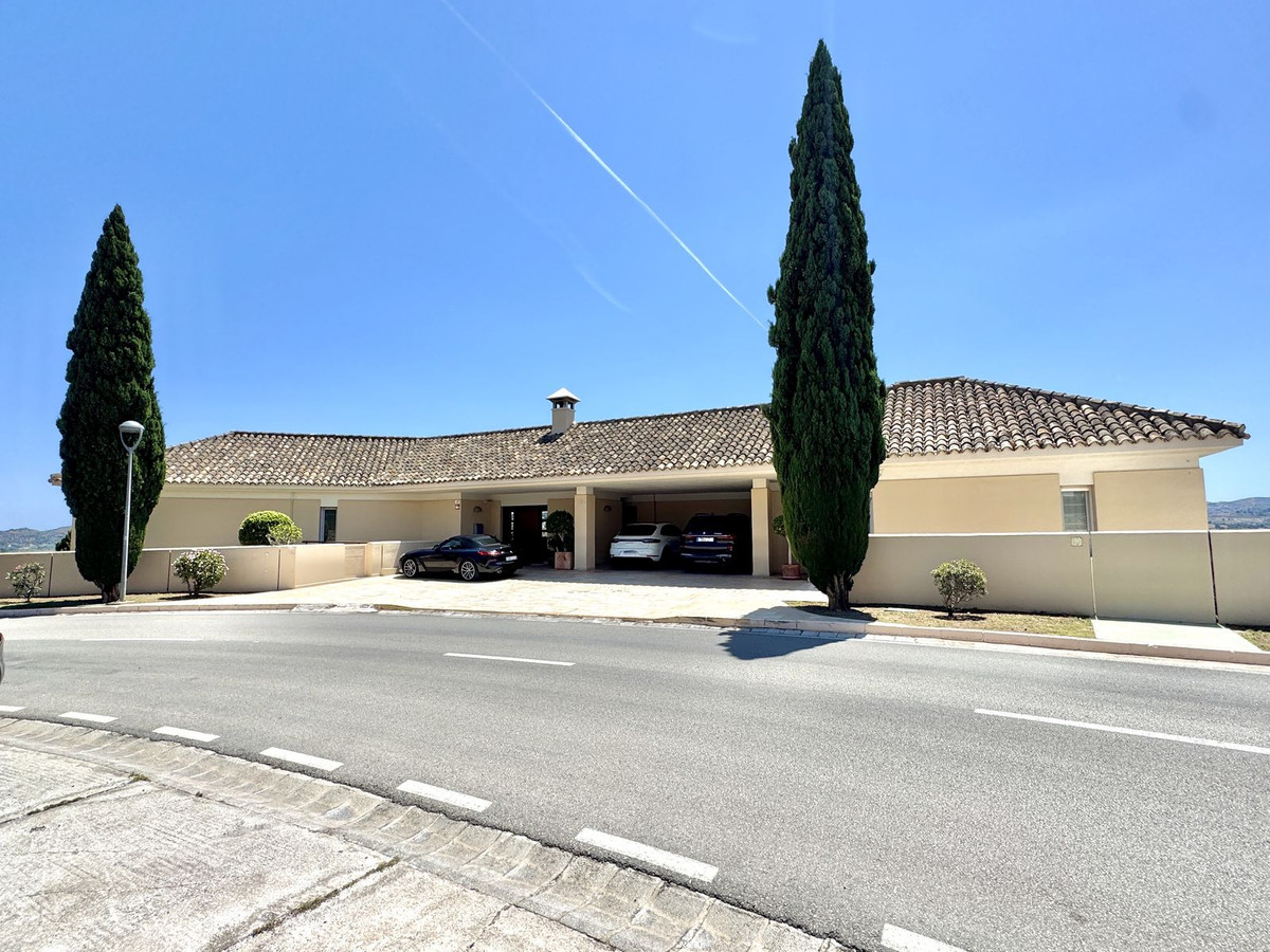 Villa for sale in Mijas