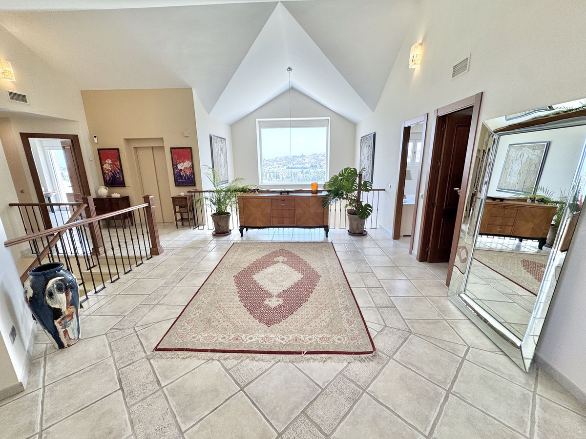 Villa for sale in Mijas