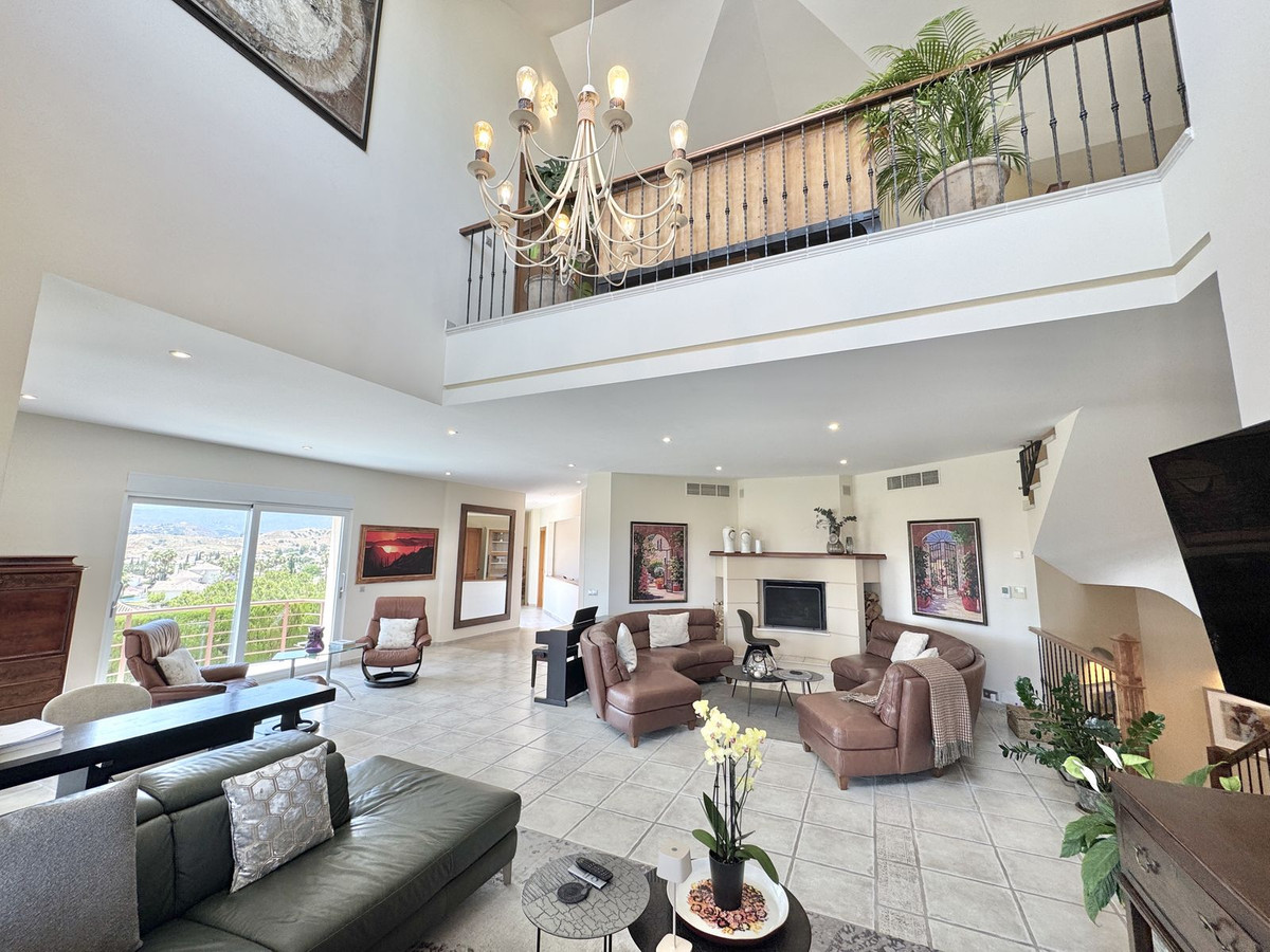 Villa for sale in Mijas
