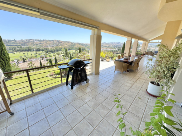 Villa for sale in Mijas