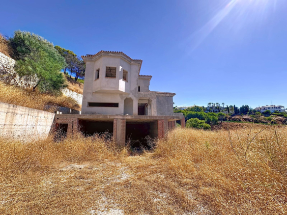 Villa for sale in Mijas