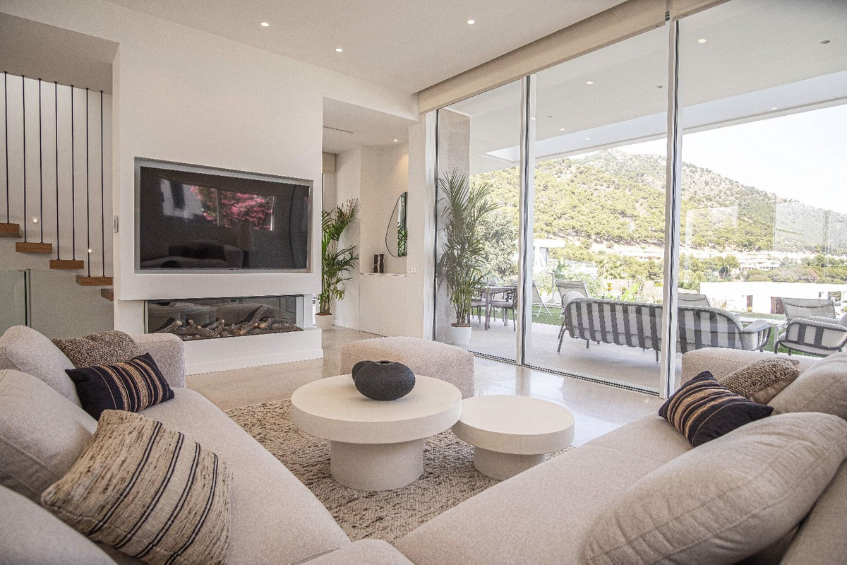 Villa for sale in Mijas