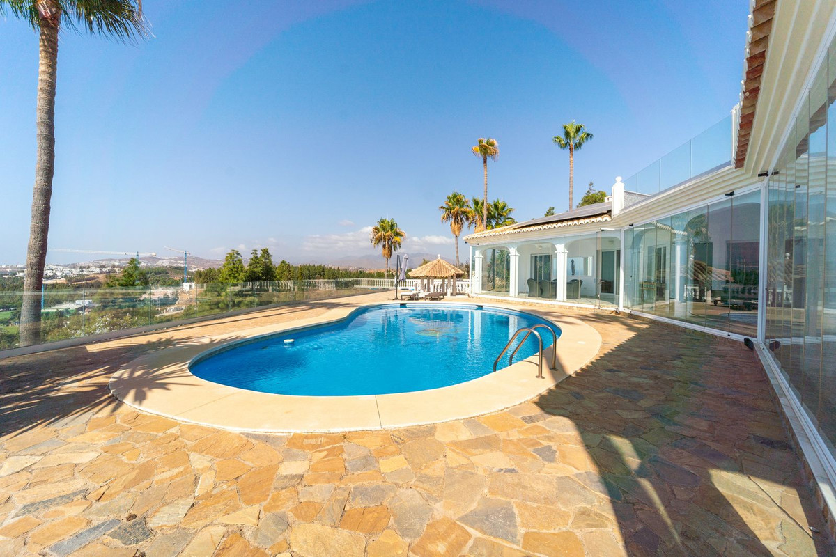 Villa for sale in Mijas