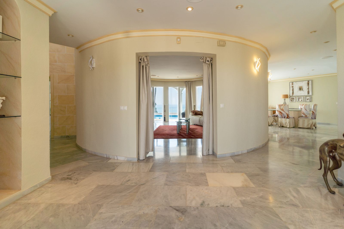 Villa for sale in Mijas