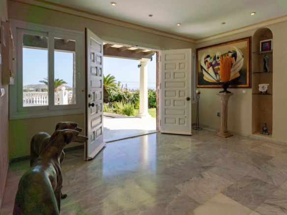 Villa for sale in Mijas