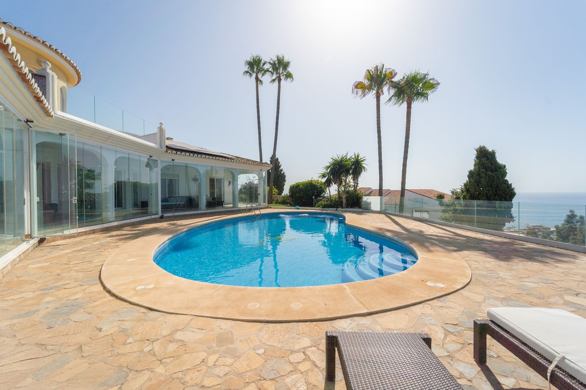 Villa for sale in Mijas