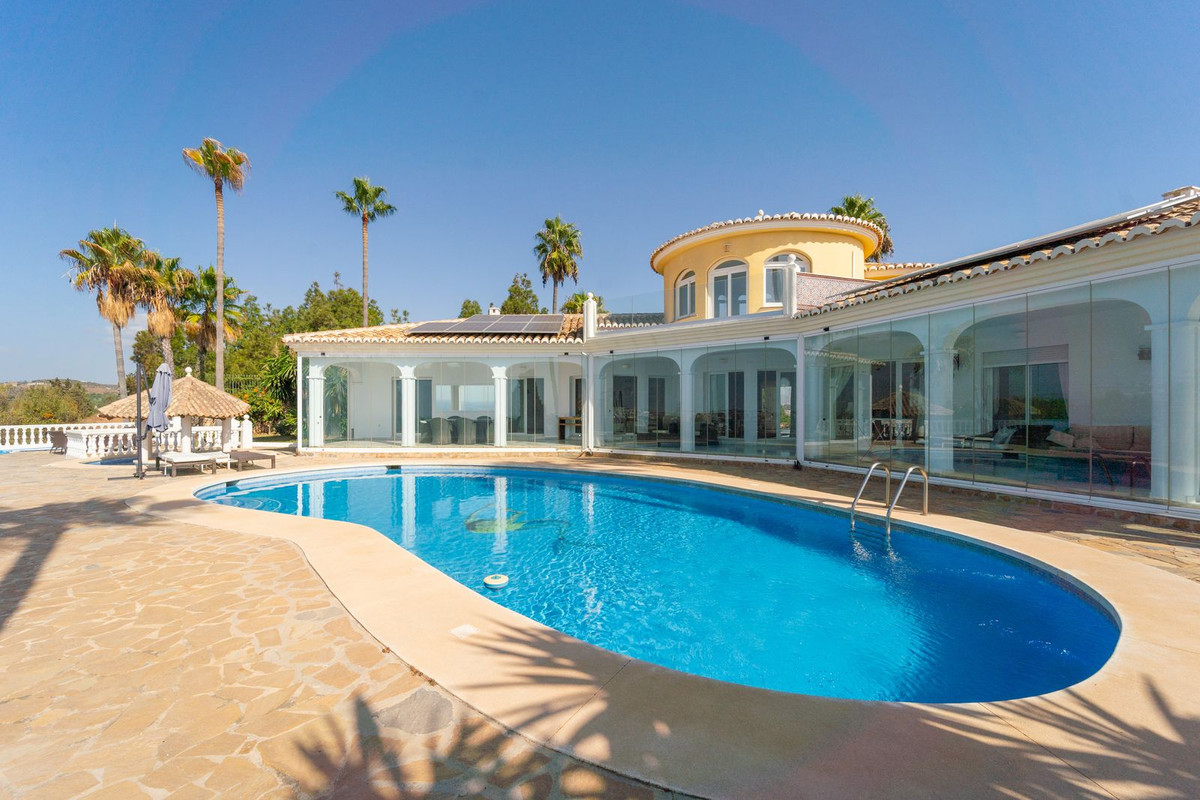 Villa for sale in Mijas