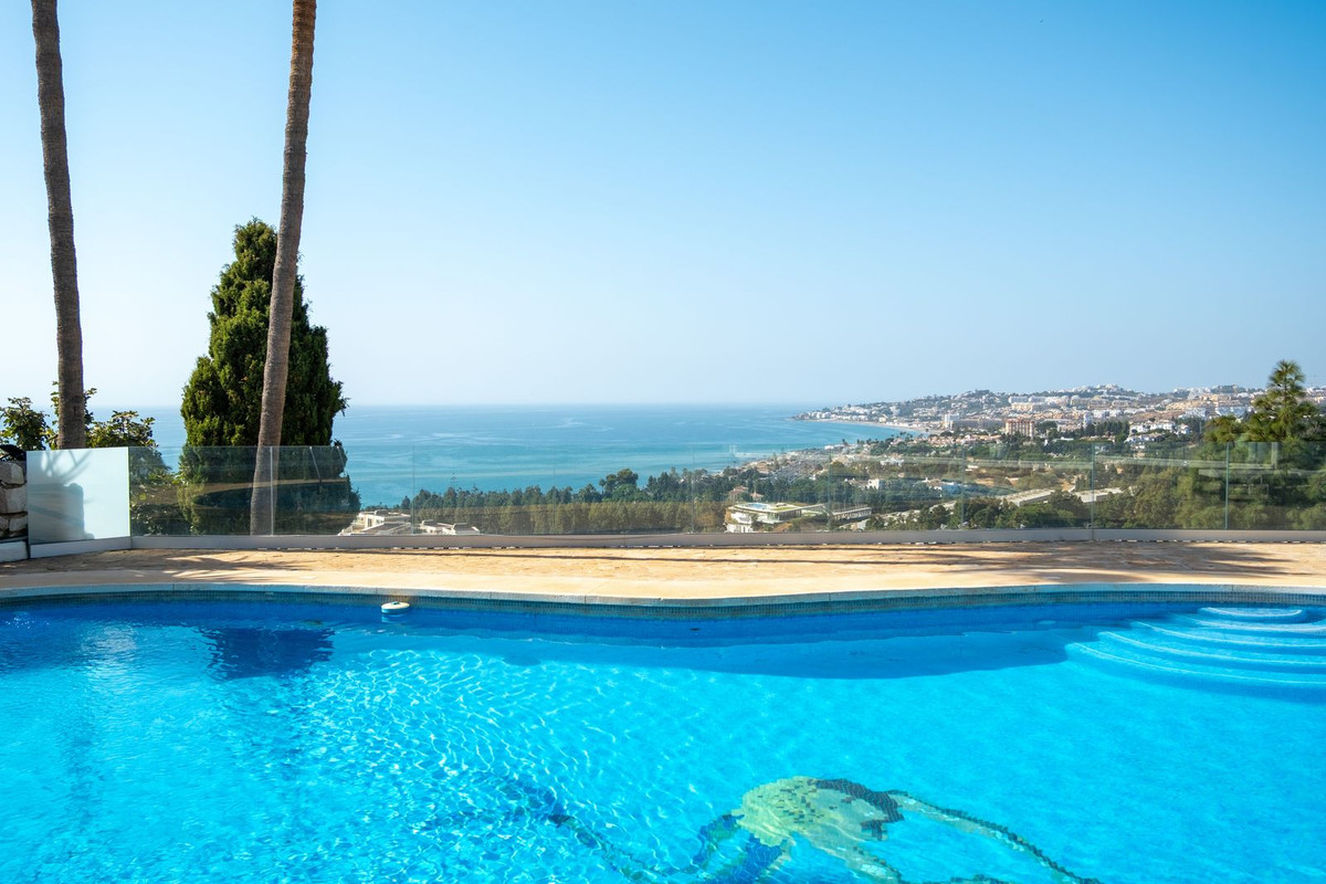 Villa for sale in Mijas