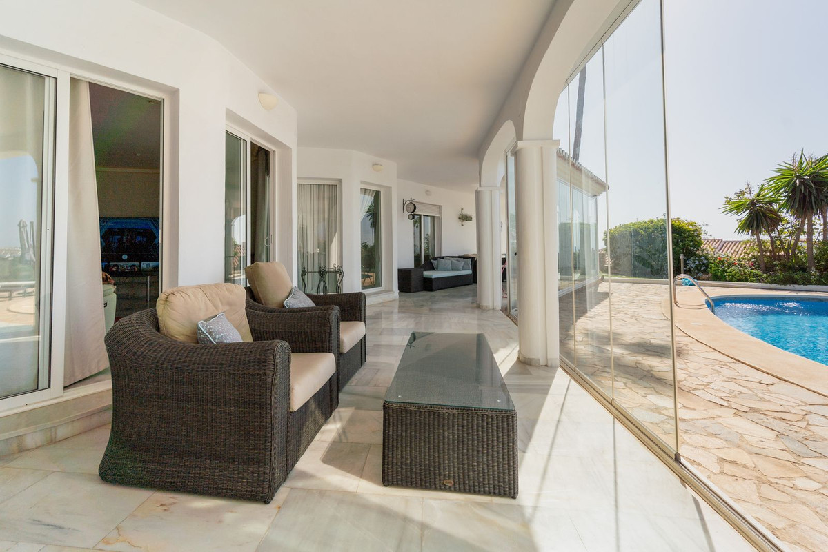 Villa for sale in Mijas