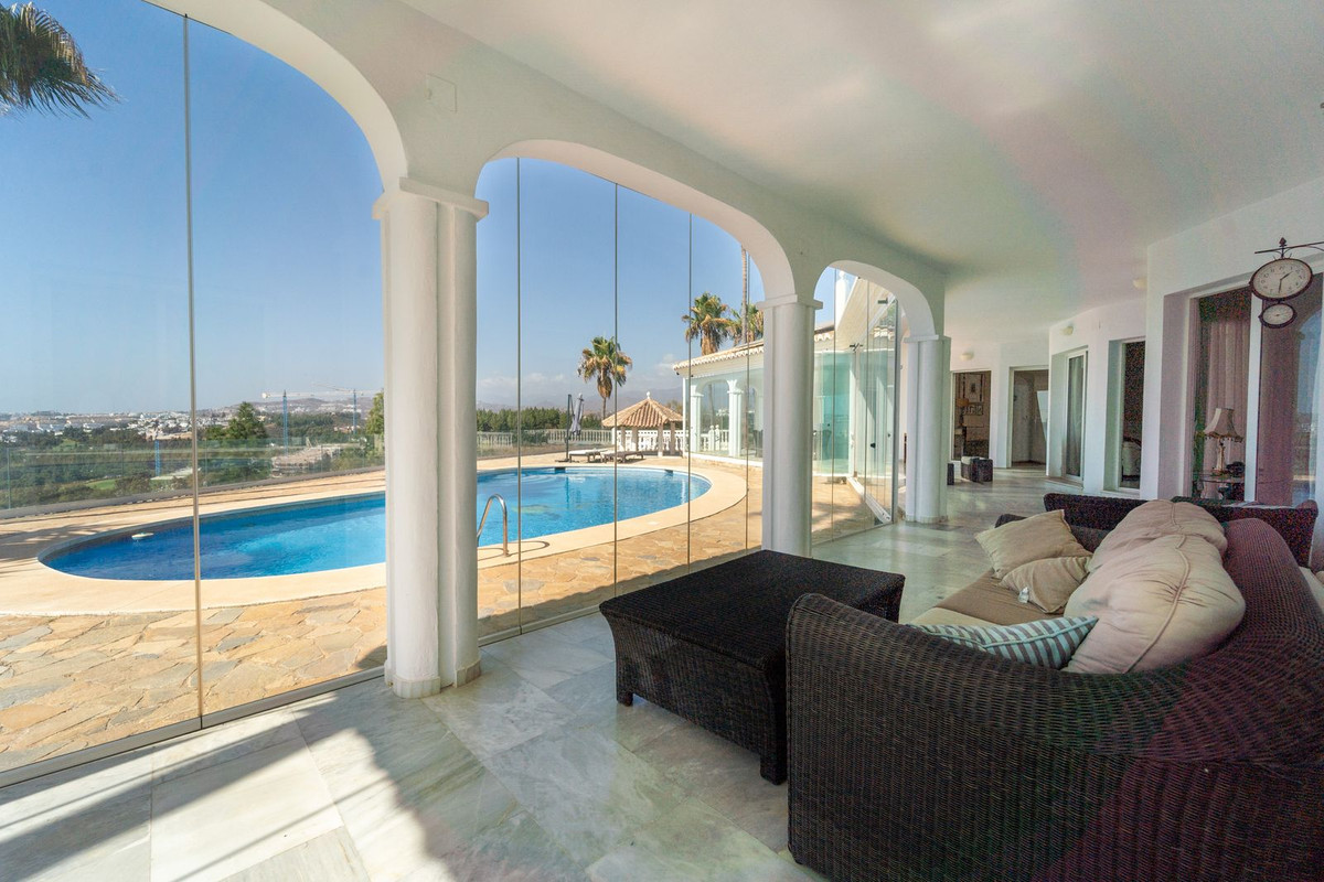 Villa for sale in Mijas