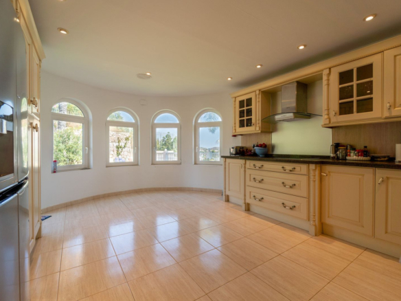 Villa for sale in Mijas