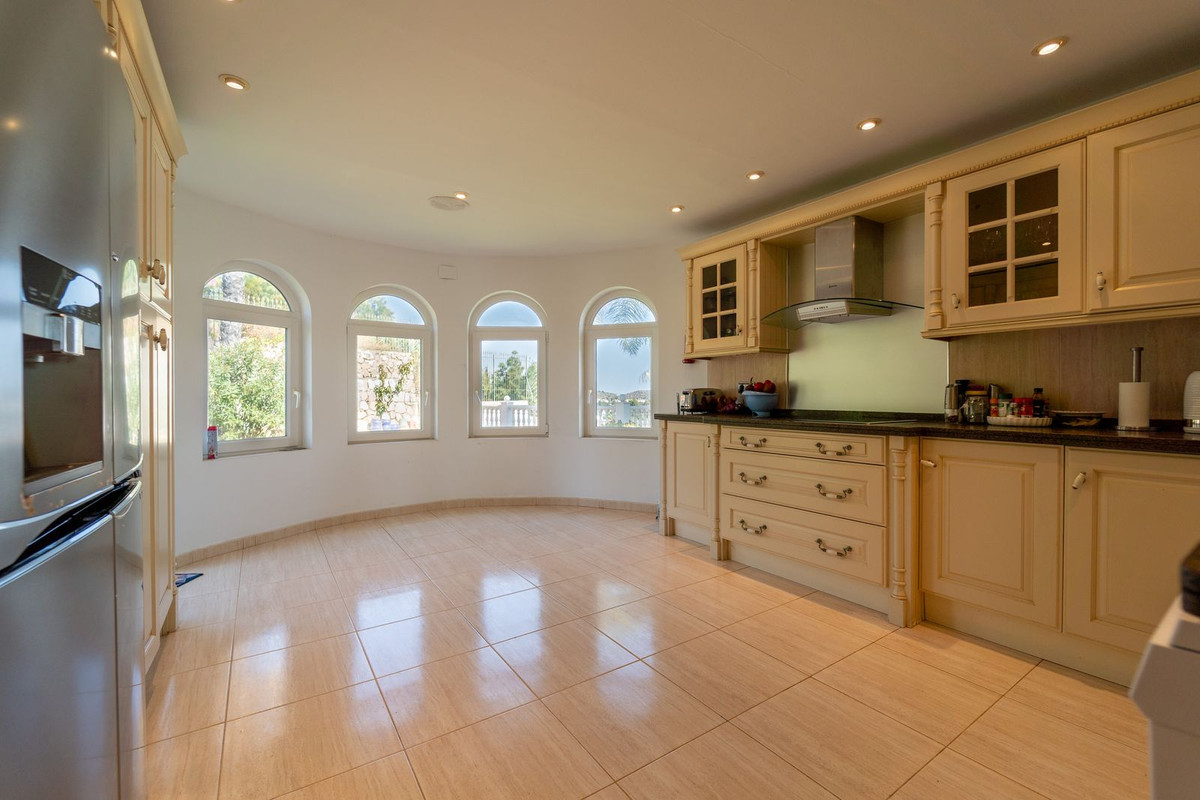 Villa for sale in Mijas