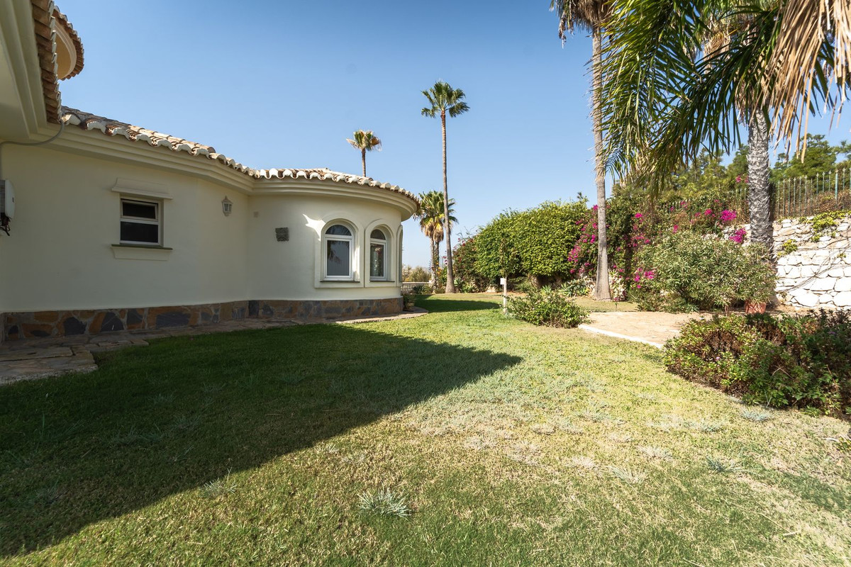 Villa for sale in Mijas