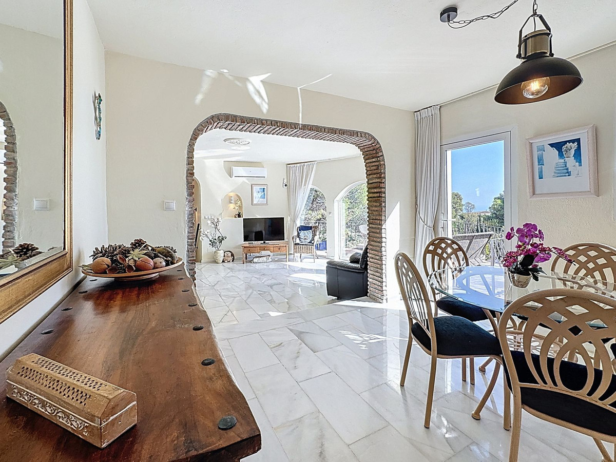 Villa for sale in Mijas