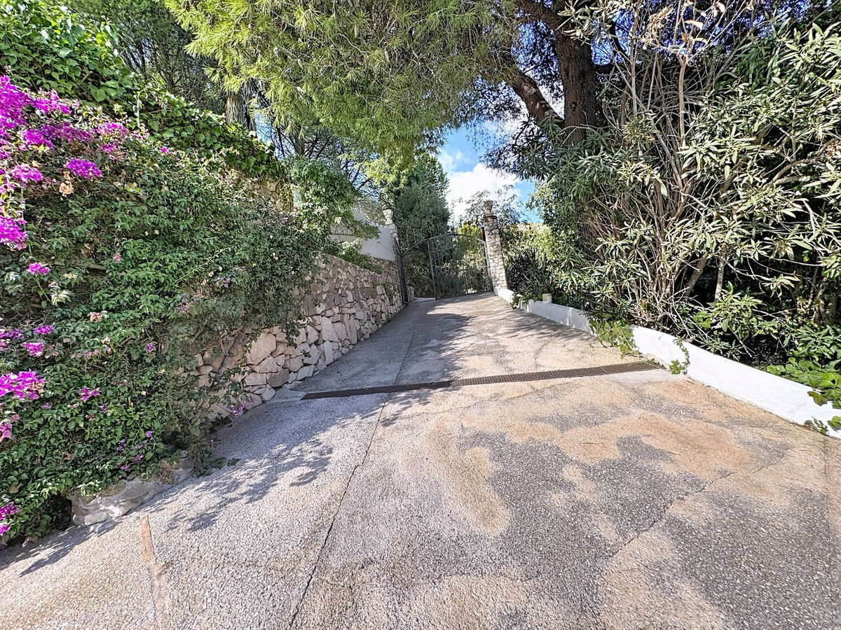 Villa for sale in Mijas
