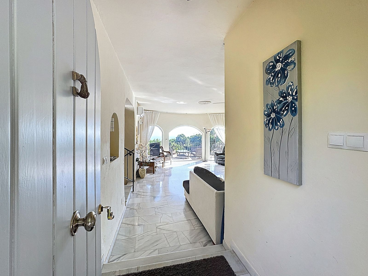 Villa for sale in Mijas