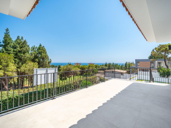 Villa for sale in Mijas