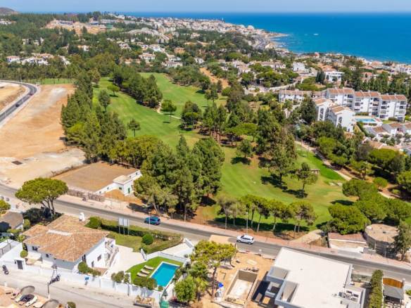 Villa for sale in Mijas