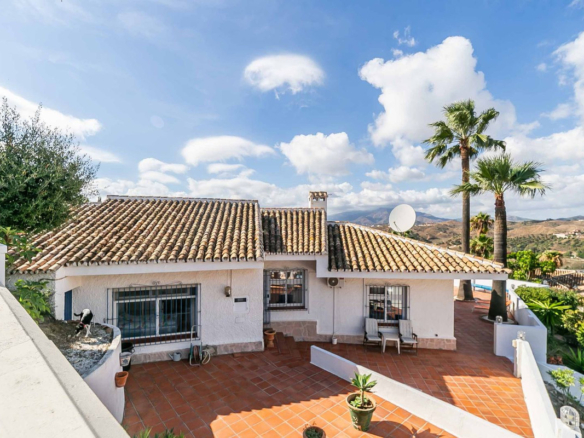 Villa for sale in Mijas