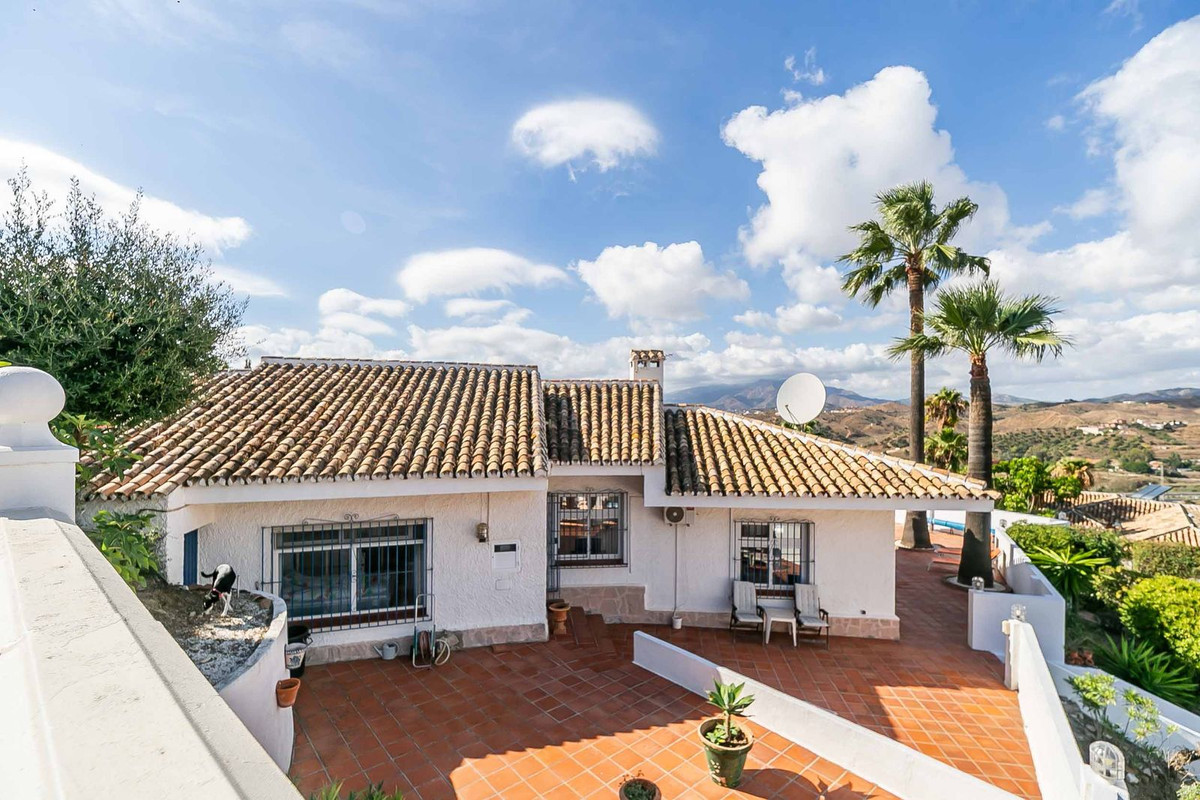 Villa for sale in Mijas