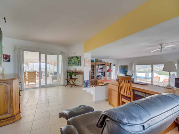 Villa for sale in Mijas