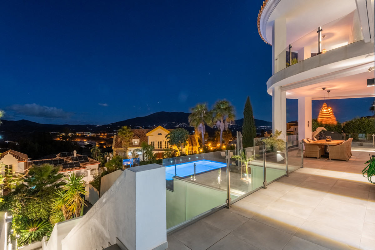 Villa for sale in Mijas
