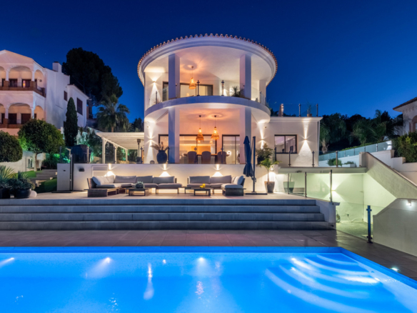 Villa for sale in Mijas