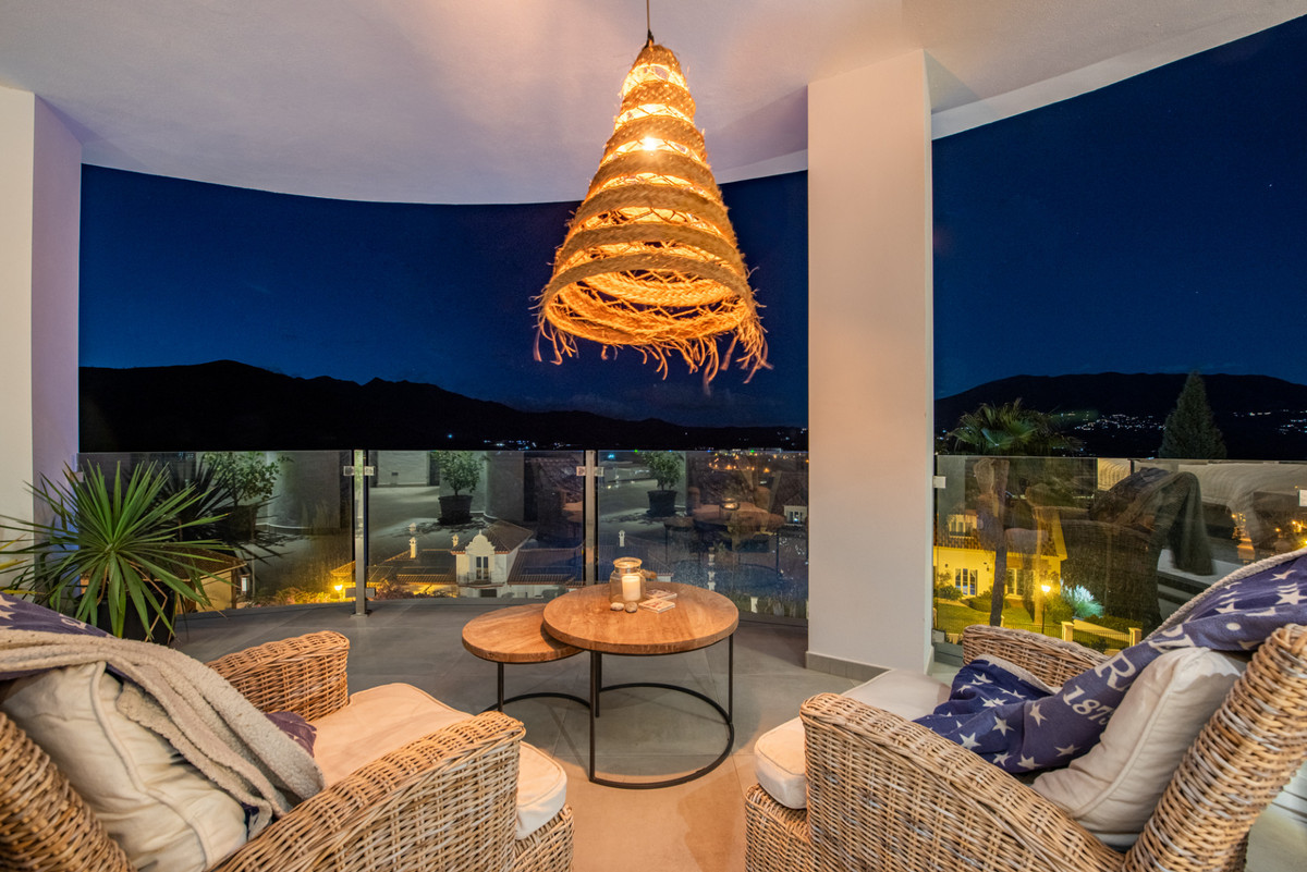 Villa for sale in Mijas
