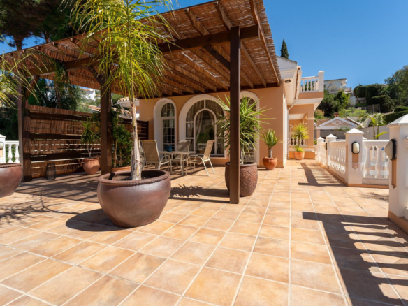 Villa for sale in Mijas