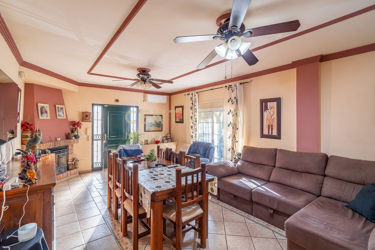 Villa for sale in Mijas