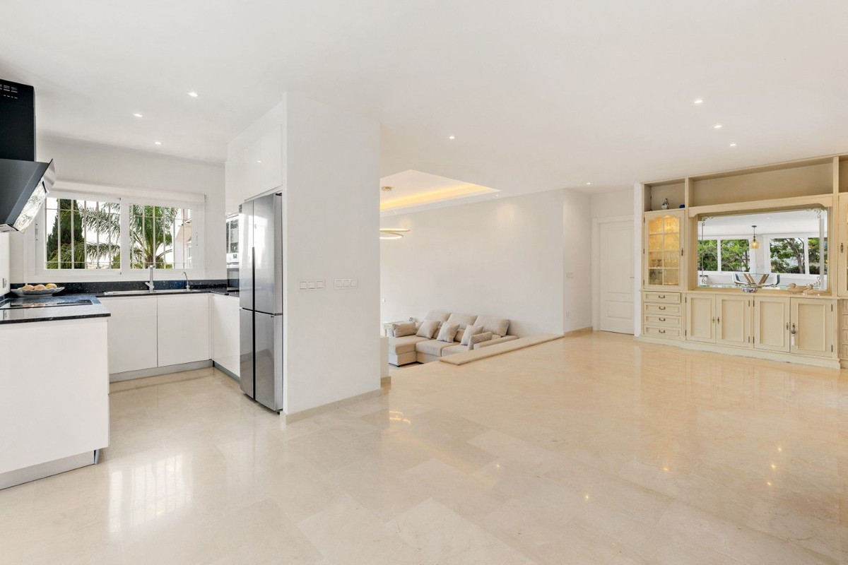 Villa for sale in Mijas
