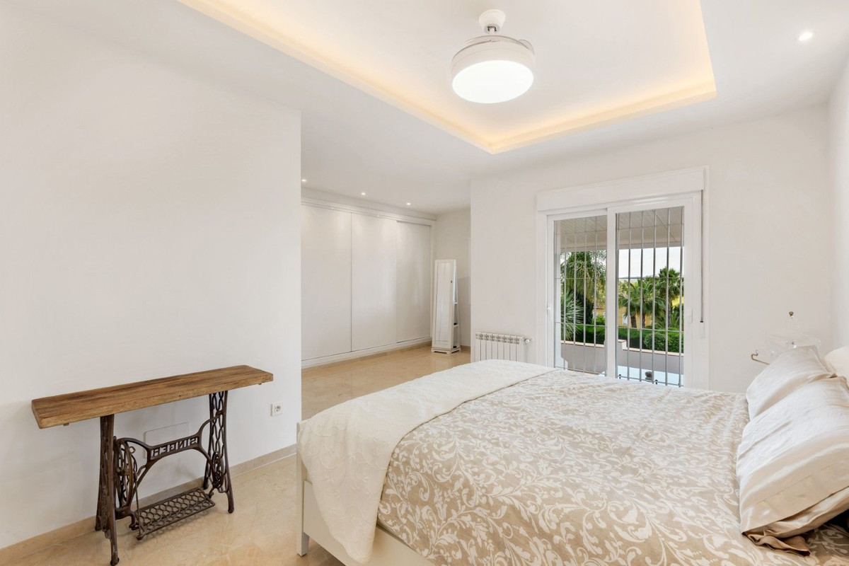 Villa for sale in Mijas