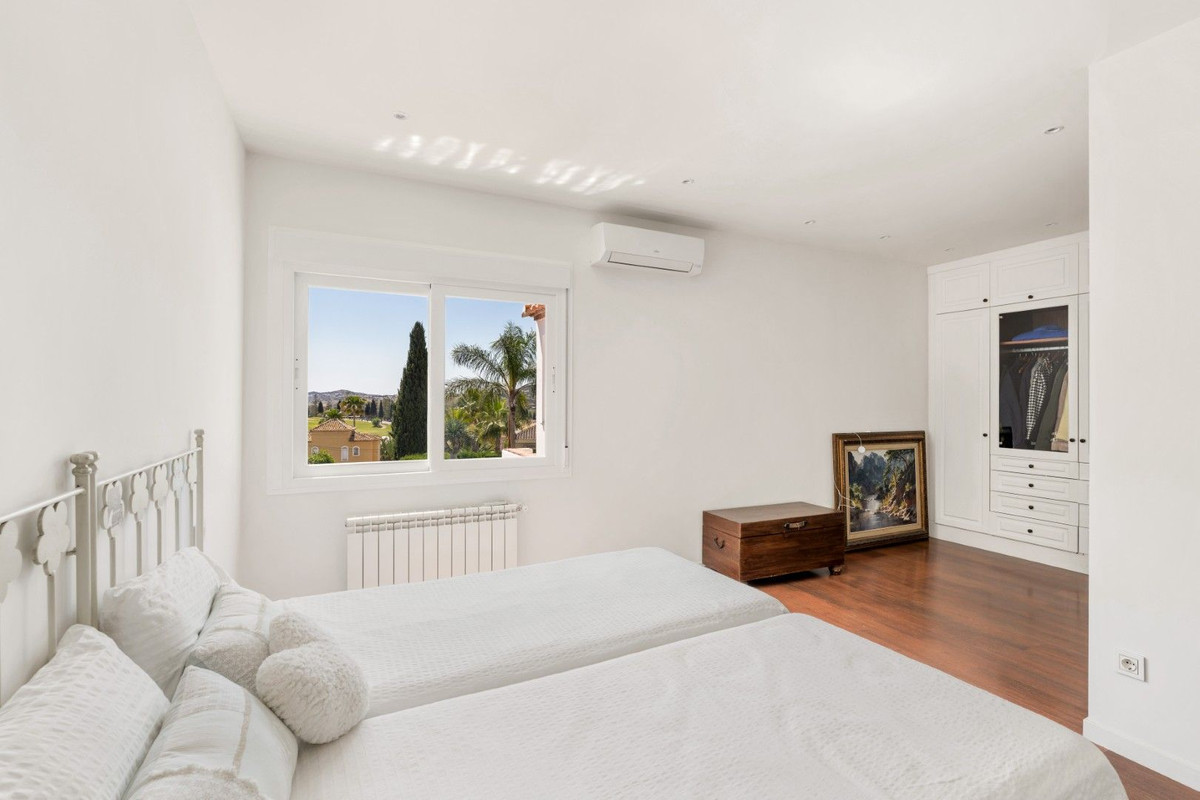 Villa for sale in Mijas