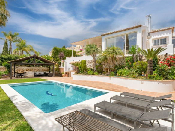 Villa for sale in Mijas
