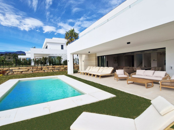 Villa for sale in Mijas