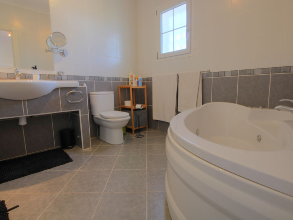 Villa for sale in Mijas