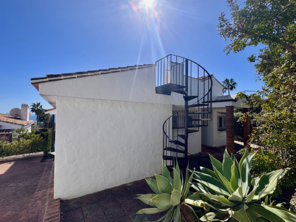 Villa for sale in Mijas