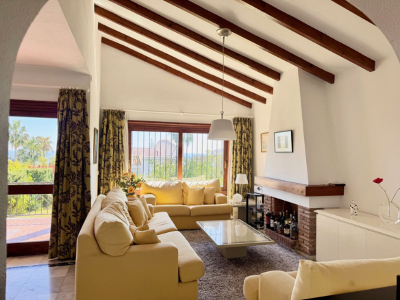 Villa for sale in Mijas