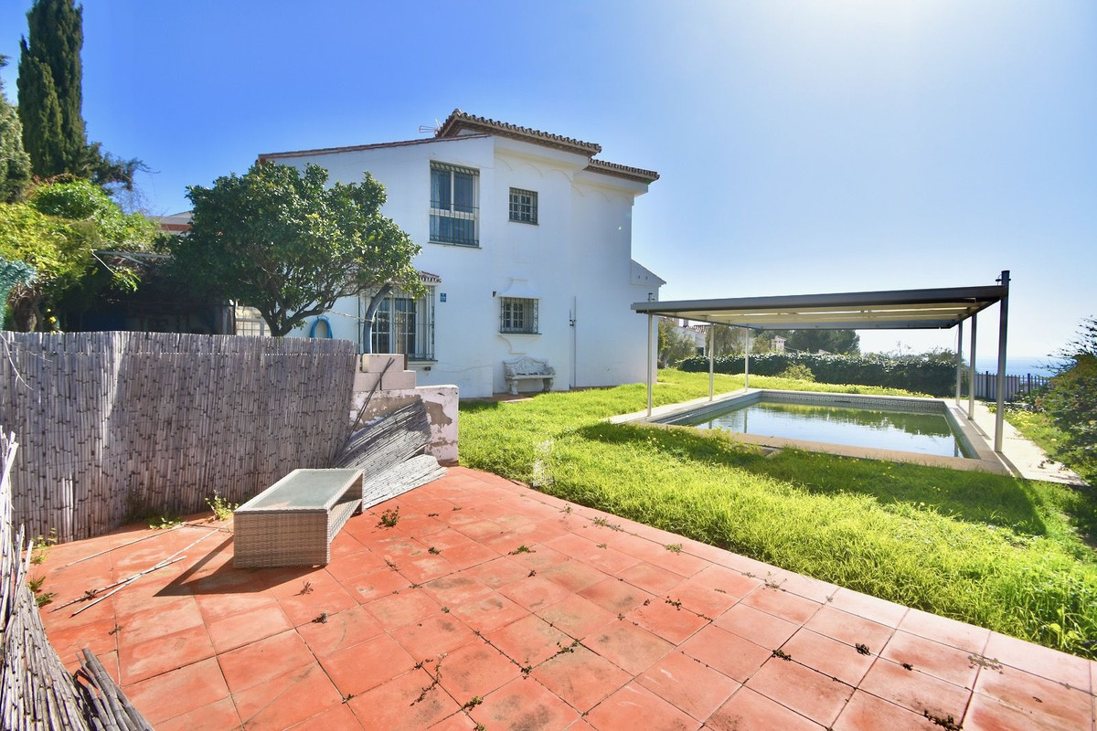 Villa for sale in Mijas