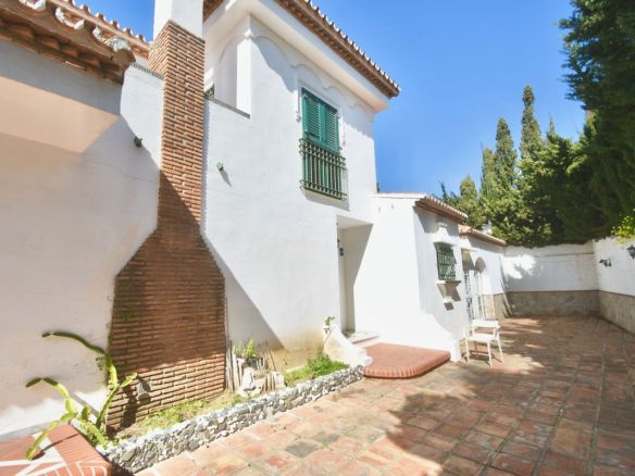 Villa for sale in Mijas