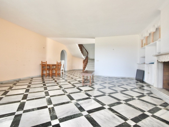 Villa for sale in Mijas