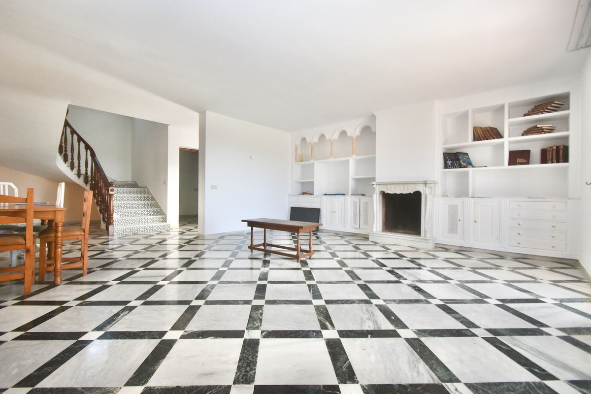 Villa for sale in Mijas