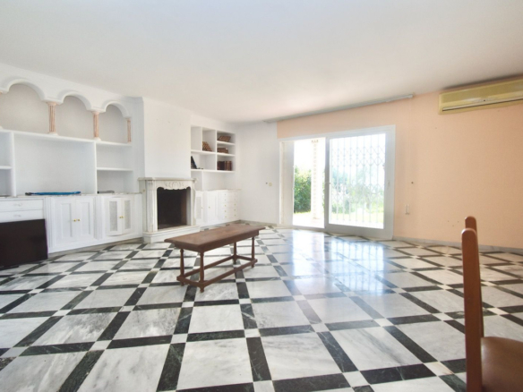 Villa for sale in Mijas