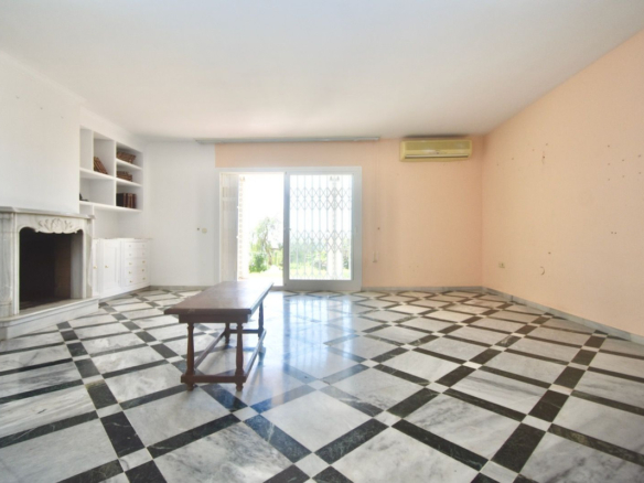 Villa for sale in Mijas