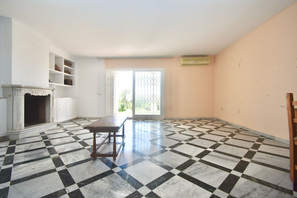 Villa for sale in Mijas