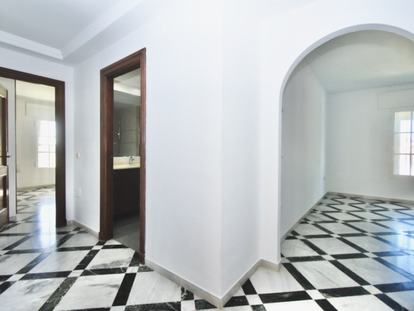 Villa for sale in Mijas